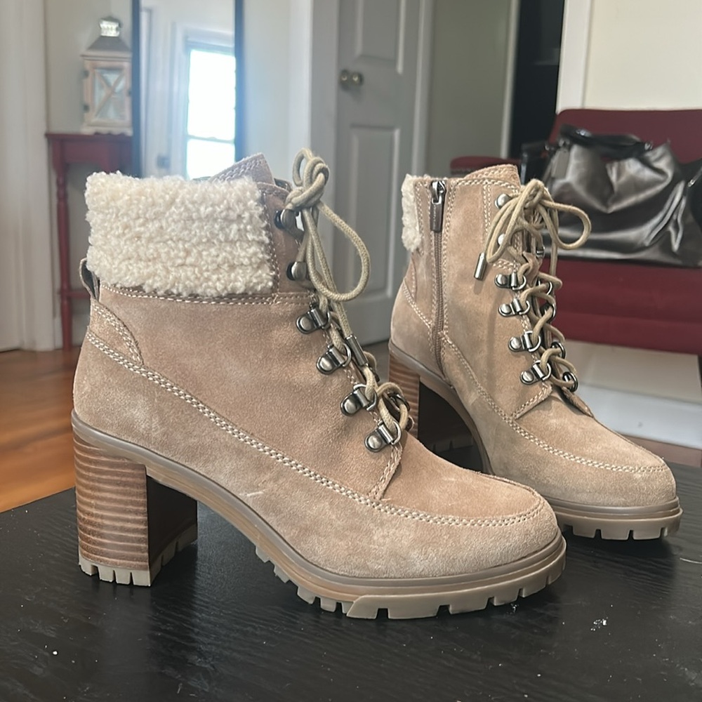 🆕Vince Camuto Suede Tan Lace-Up Ankle Boots - Picture 2 of 8